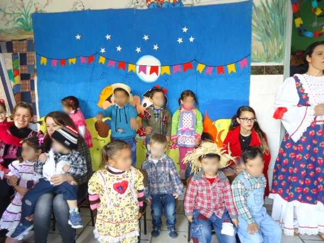 Arraial alegra crianças e adolescentes da Casa-Lar — foto 44