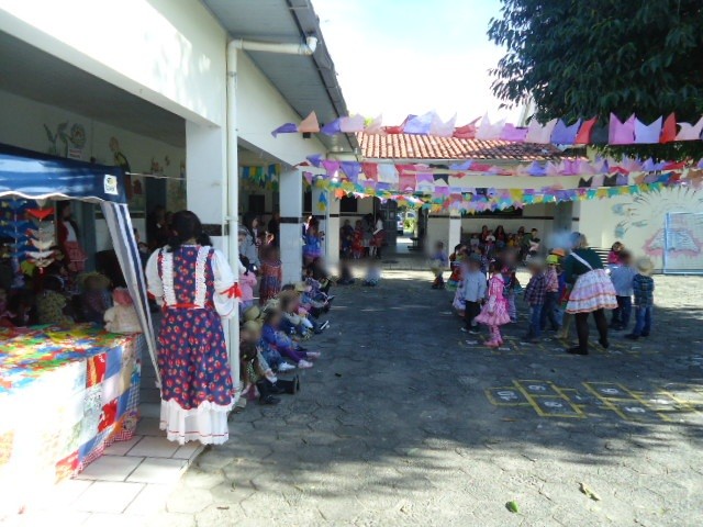 Arraial alegra crianças e adolescentes da Casa-Lar — foto 6