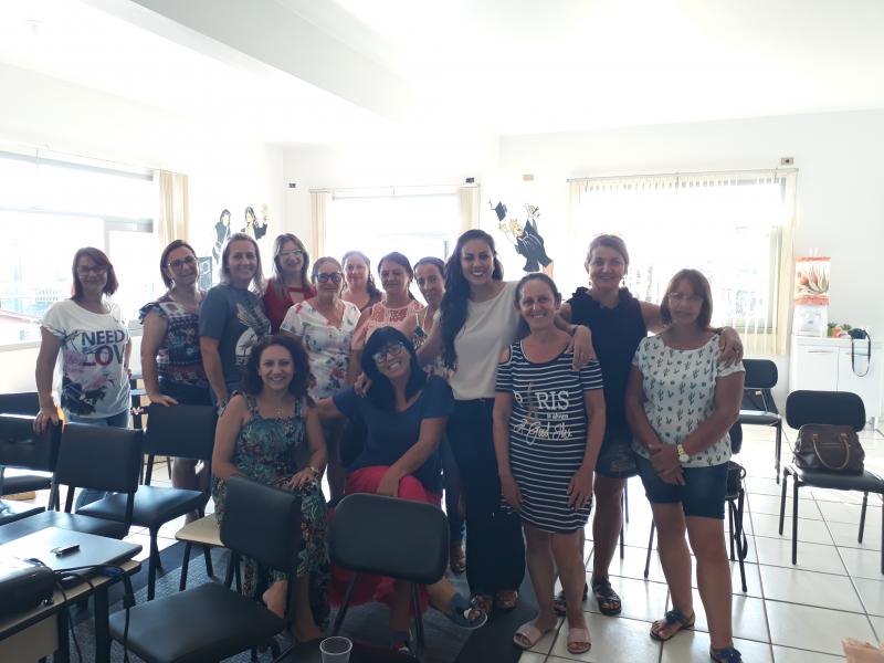 Formação para colaboradoras da Casa Lar faz parte do dia a dia!