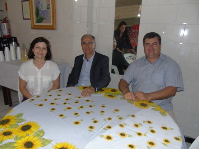 Adolescentes surpreendem no 1º Café Colonial da Casa-Lar — foto 9