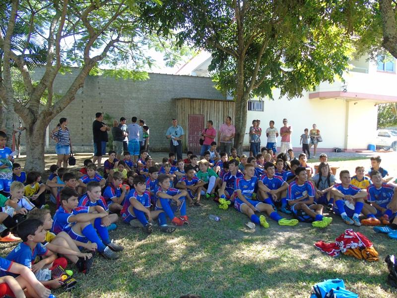 Escola de Futebol da Casa-Lar reinicia atividades — foto 10