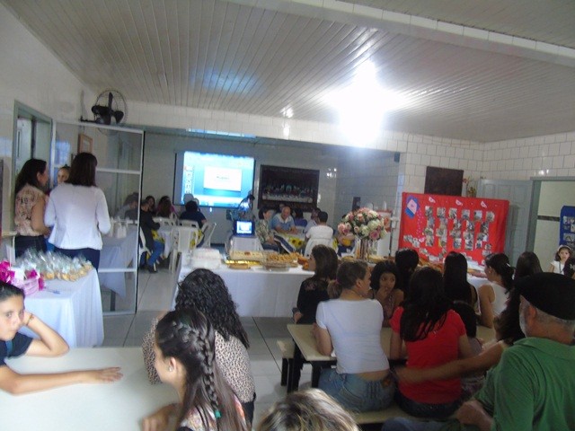 Adolescentes surpreendem no 1º Café Colonial da Casa-Lar — foto 7