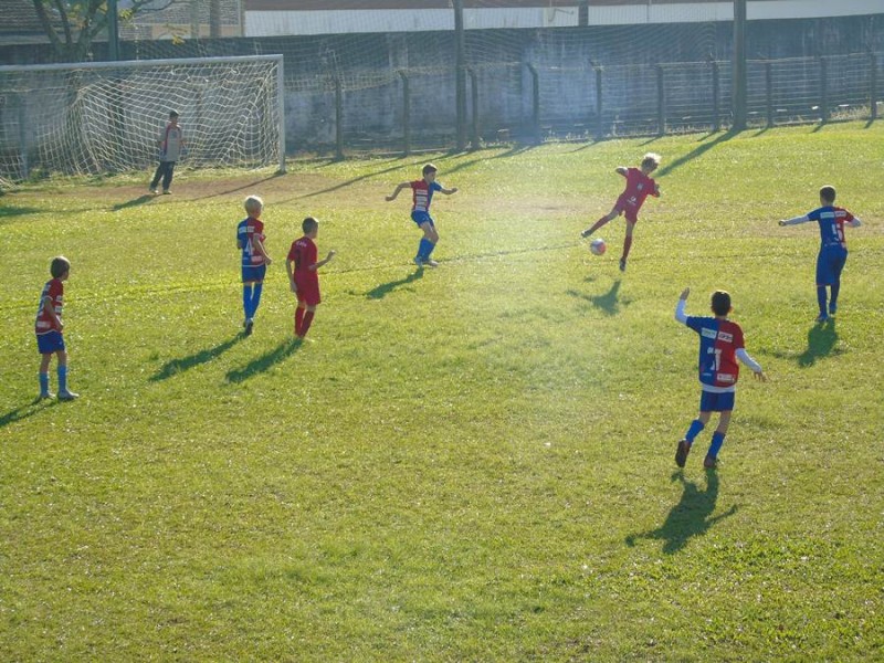 Equipe Sub-13 aplica goleada no Campeonato Regional de Escolinhas